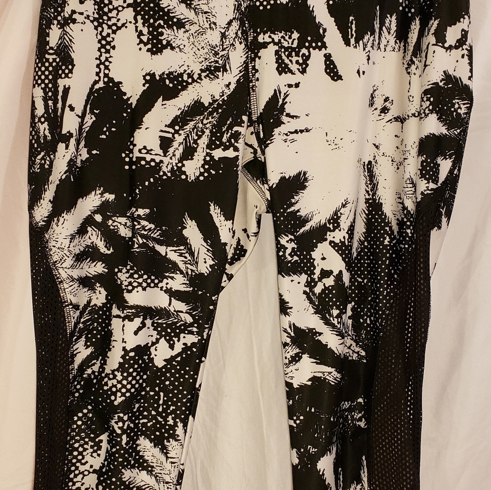 Danskin now L Workout pants.  (f)